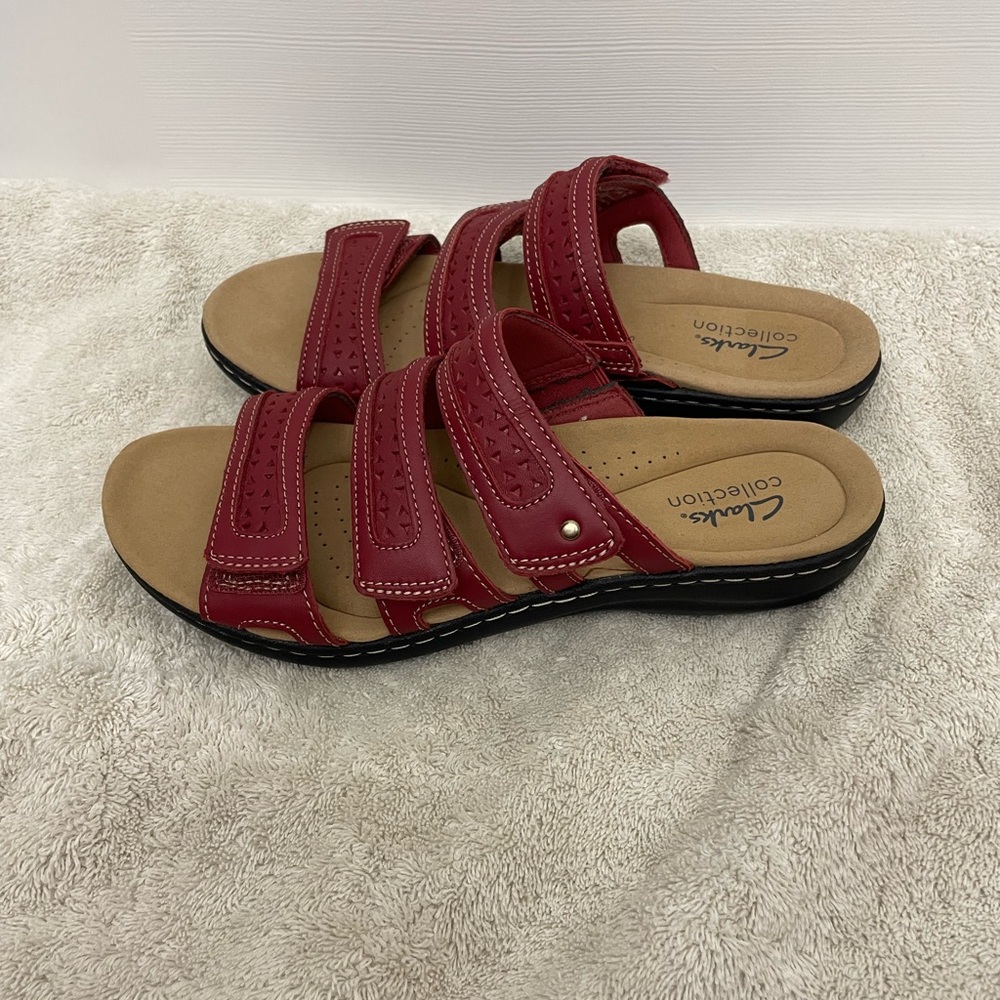 CLARKS WOMEN'S 8 LAURIEANN DOVE RED LEATHER SANDALS